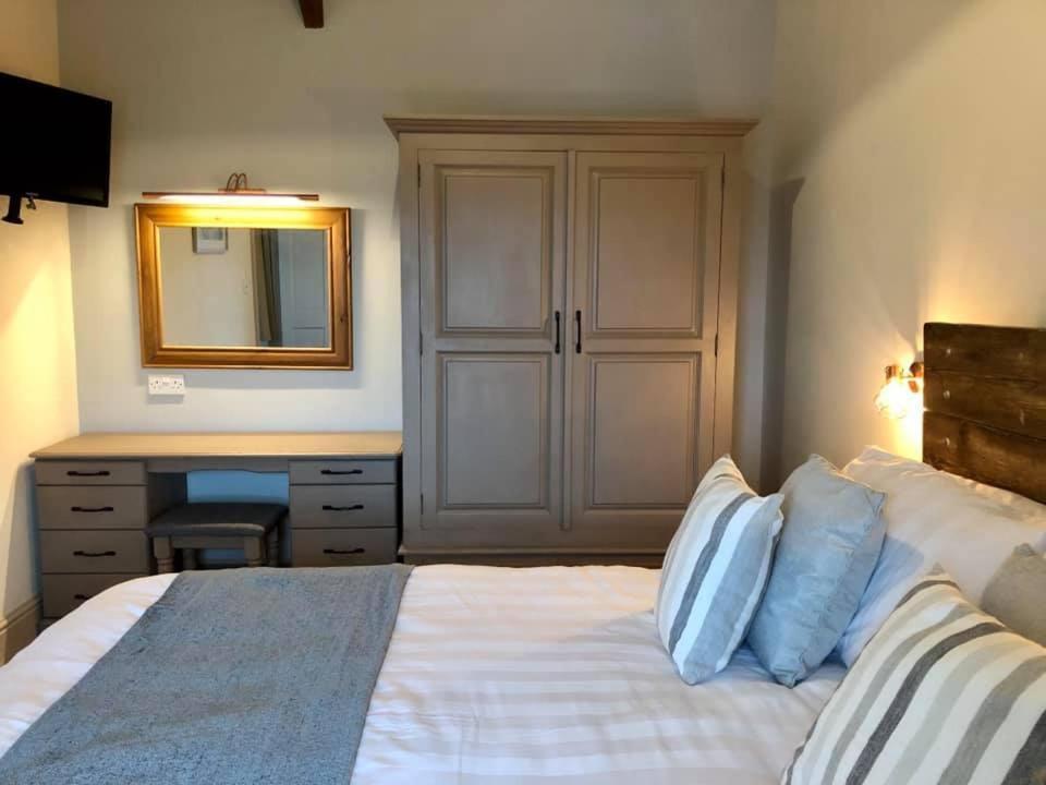 Red Kite Cottage Carmarthen Ngoại thất bức ảnh